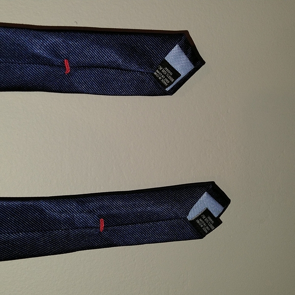 Tommy Hilfiger Blue Silk ties - Picture 4 of 4